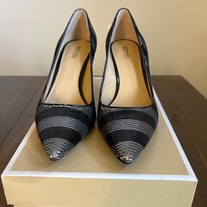 Michael Kors- Womens Heels -Flex Mid Pump  Size 8M (Never Worn)